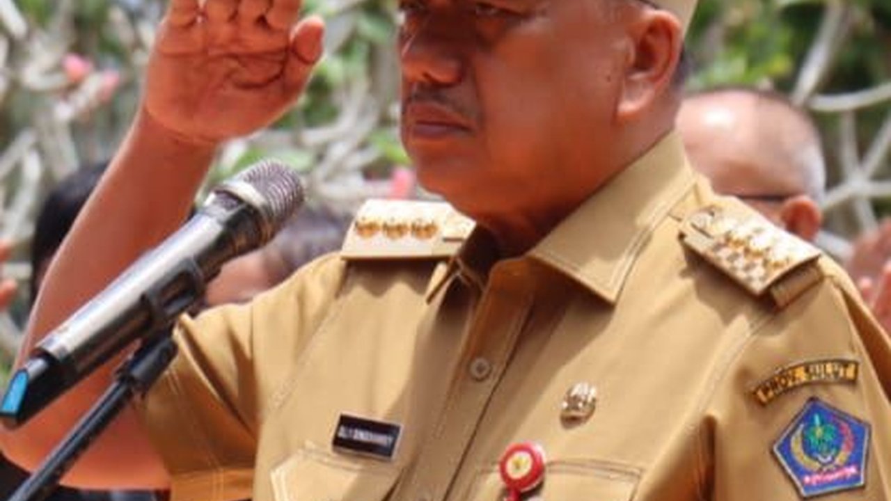 ODSK Ziarah ke Makam Pendahulu, Gubernur Olly : Kita Tidak Melupakannya