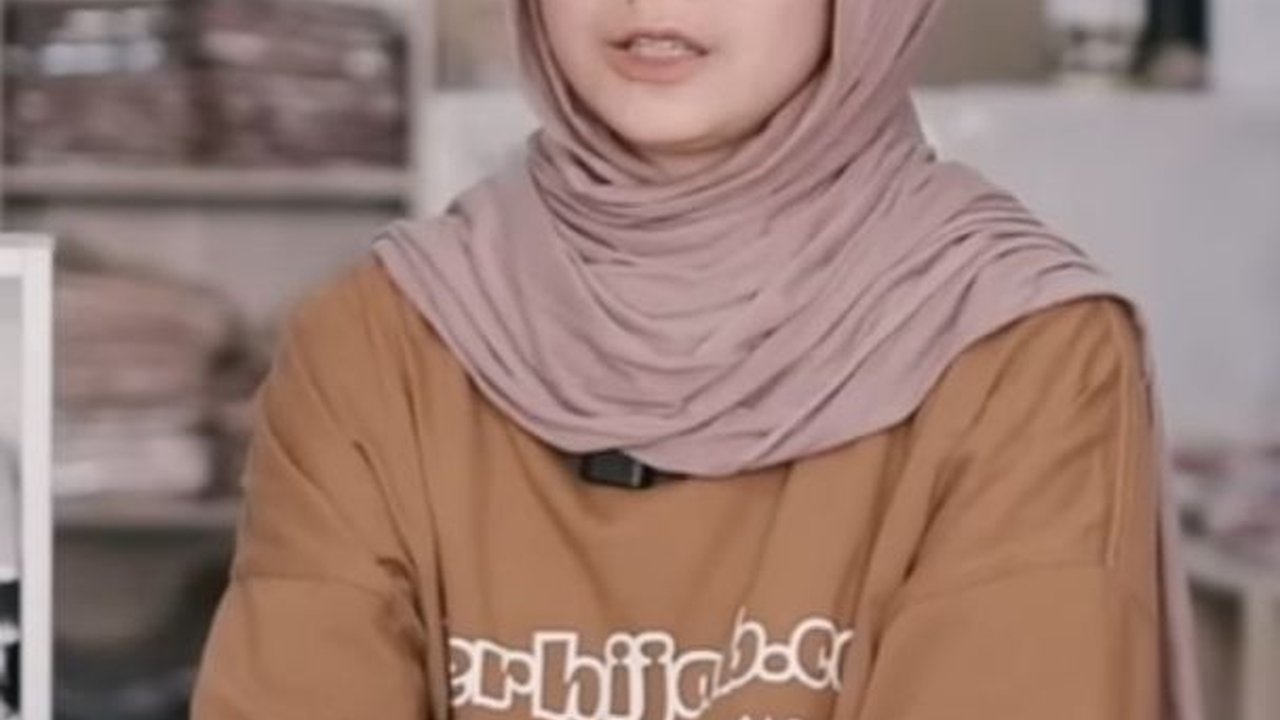 Kisah Via, Raup Pendapatan Rp100 Juta dari Jualan Hijab