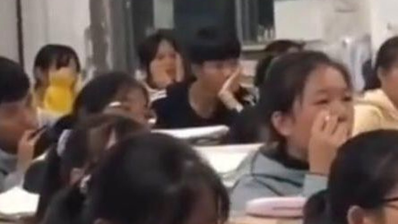 Di Sekolah China, Anak-Anak Wajib Nonton Video tentang Susahnya Orangtua Cari Uang