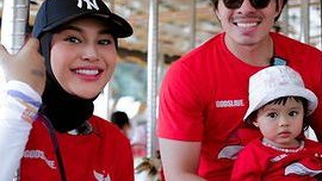 Momen Bahagia Atta Halilintar dan Aurel Melihat Foto USG Calon Anak Kedua, Adik Ameena 7 Minggu Lagi Akan Lahir