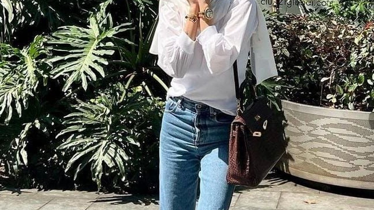 OOTD Simple Olla Ramlan di Singapura, Tenteng Tas Hermes Bernilai Fantastis & Body Goals Jadi Sorotan