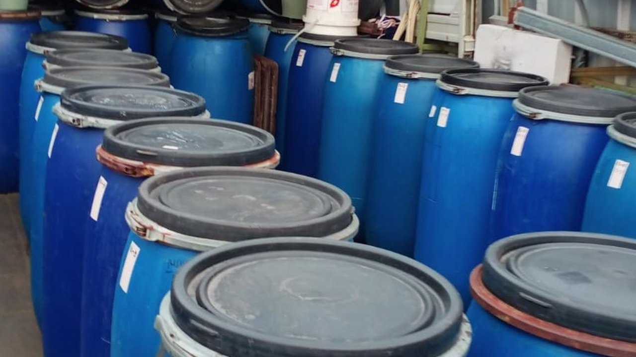 Bikin Rumah Produksi Ribuan Botol Ciu Siap Edar, Pelaku Ngaku Belajar dari Orangtua