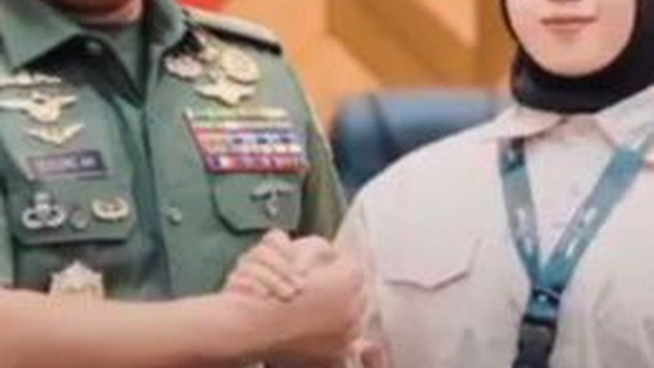 Pertemuan Istimewa Nuraini Pemanggul Semen dengan Jenderal TNI, Diundang Spesial ke Mabes AD