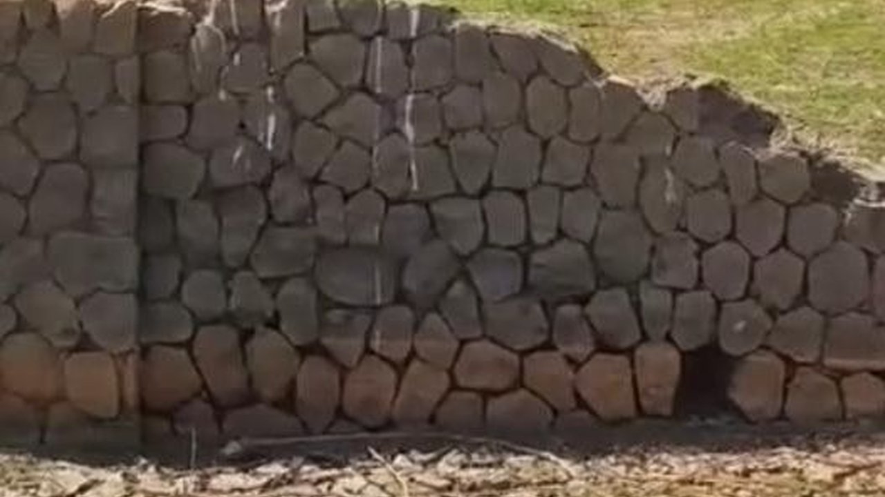 Ditemukan Kompleks Makam dan Permukiman Kuno saat Air Waduk Gajah Mungkur Surut, Ini Potretnya