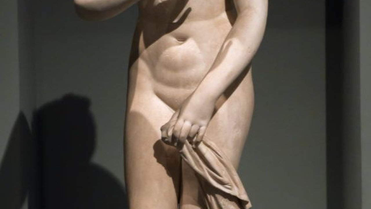 Mengapa Patung-Patung Yunani Kuno Bugil? Ternyata Ini Maknanya