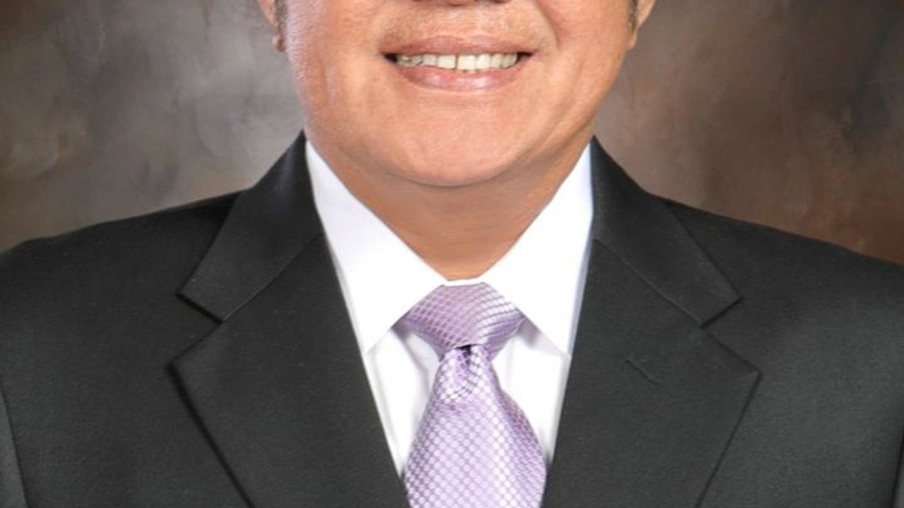 Jadi Gubernur Terkaya di Sumatra, Ini Sosok Herman Deru