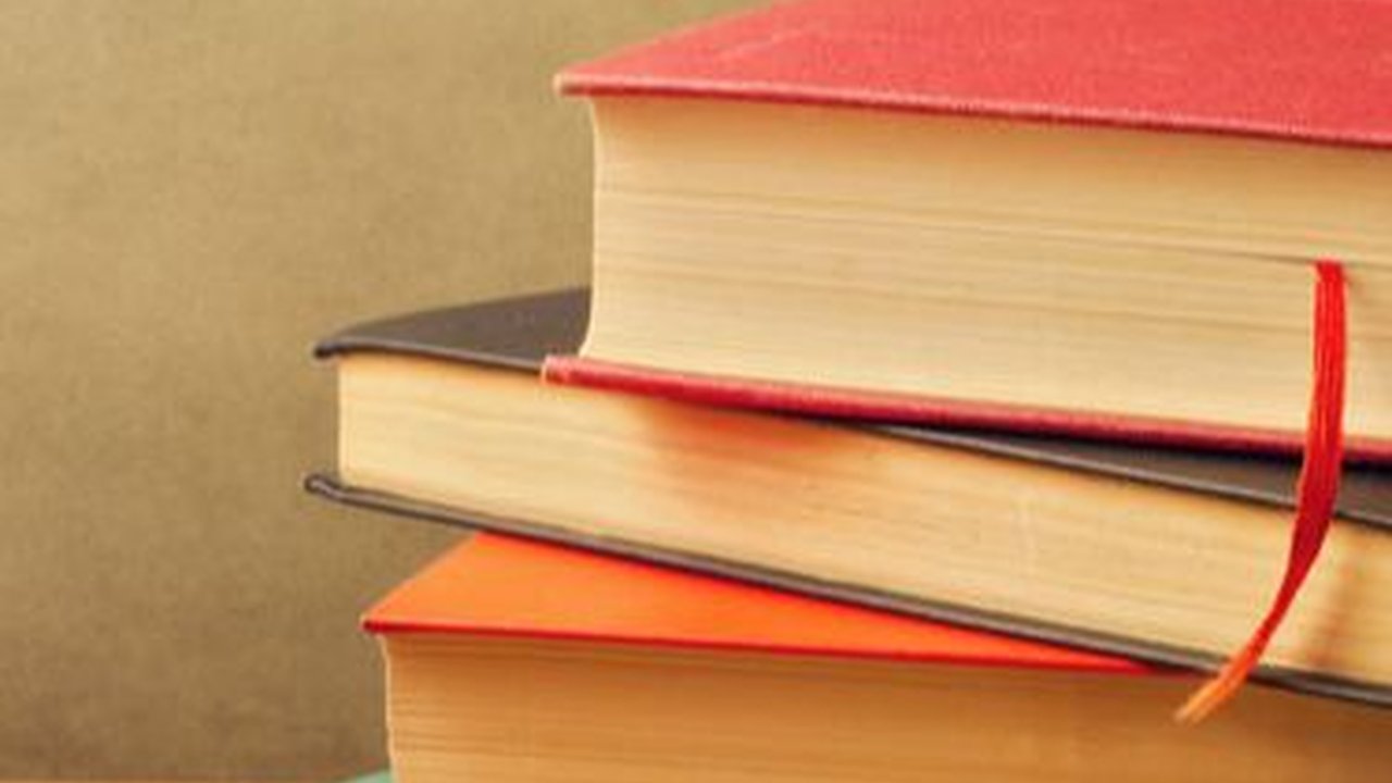 30 Pantun Bucin untuk Pacar, Bisa Bikin Pasangan Klepek-klepek