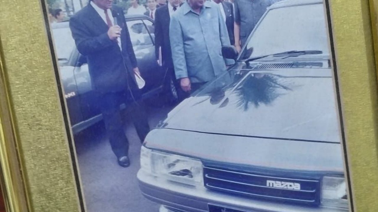 Obituari Soebronto Laras: Tampil Gagah di Hadapan Presiden Soeharto Jelaskan Calon Mobil Nasional Mazda MR90