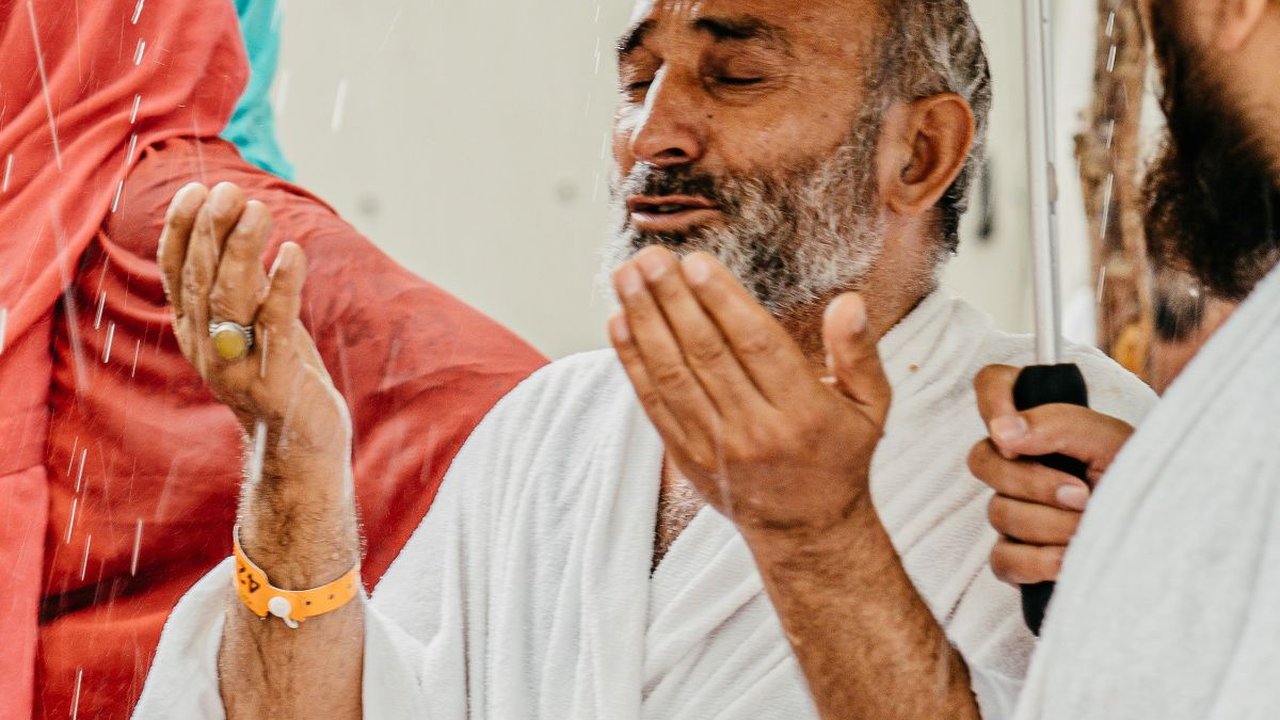 Waktu yang Tepat untuk Mengamalkan Doa Turun Hujan, Ini Cara Sholat Istisqa