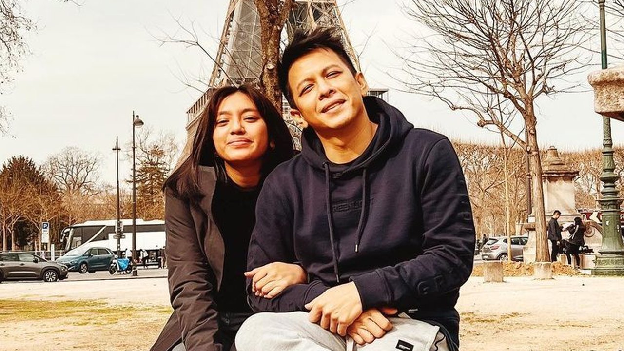 Momen Ariel Peluk Alleia di Atas Panggung, Sang Anak 'Basah Banget'