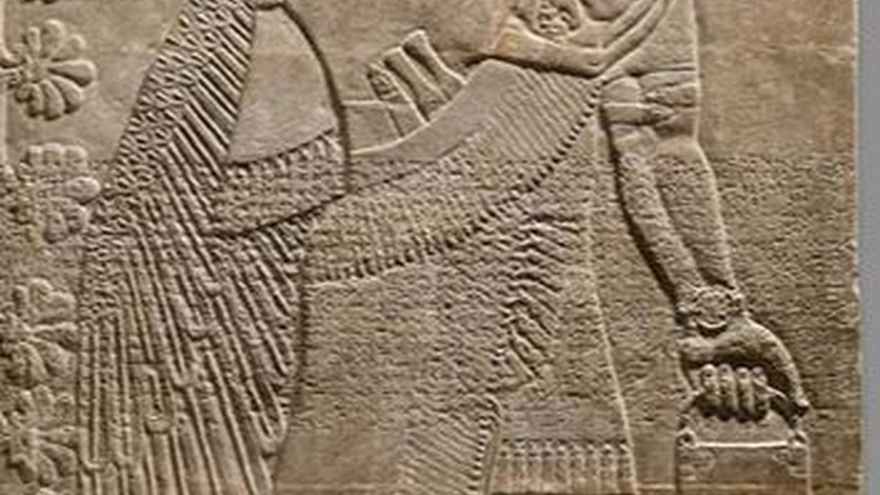 Misteri Ukiran Bergambar Tas Tangan dalam Berbagai Peradaban Kuno, Pertanda Apa?