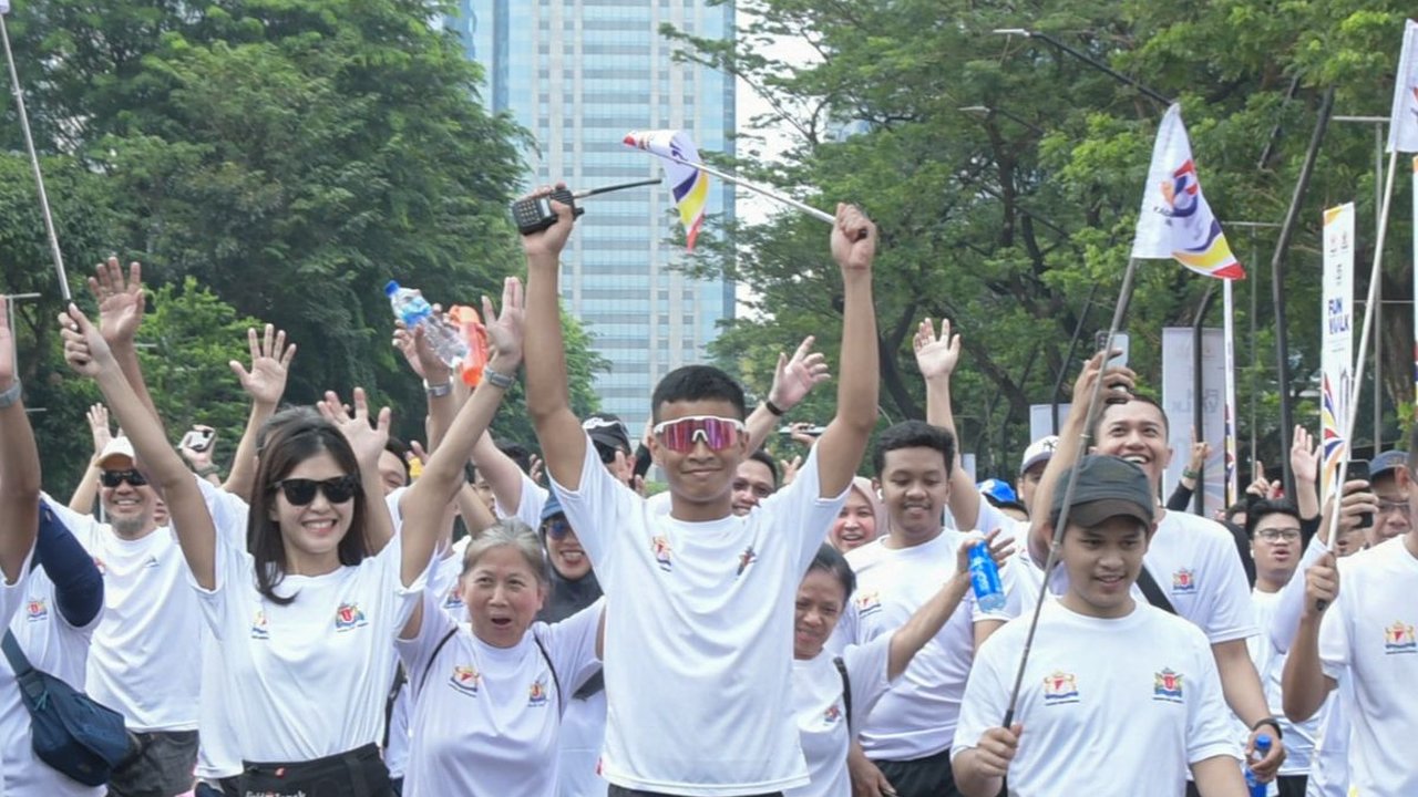 Kadin Gelar Fun Walk untuk Peringati HUT ke-55, Diikuti 5.000 Peserta