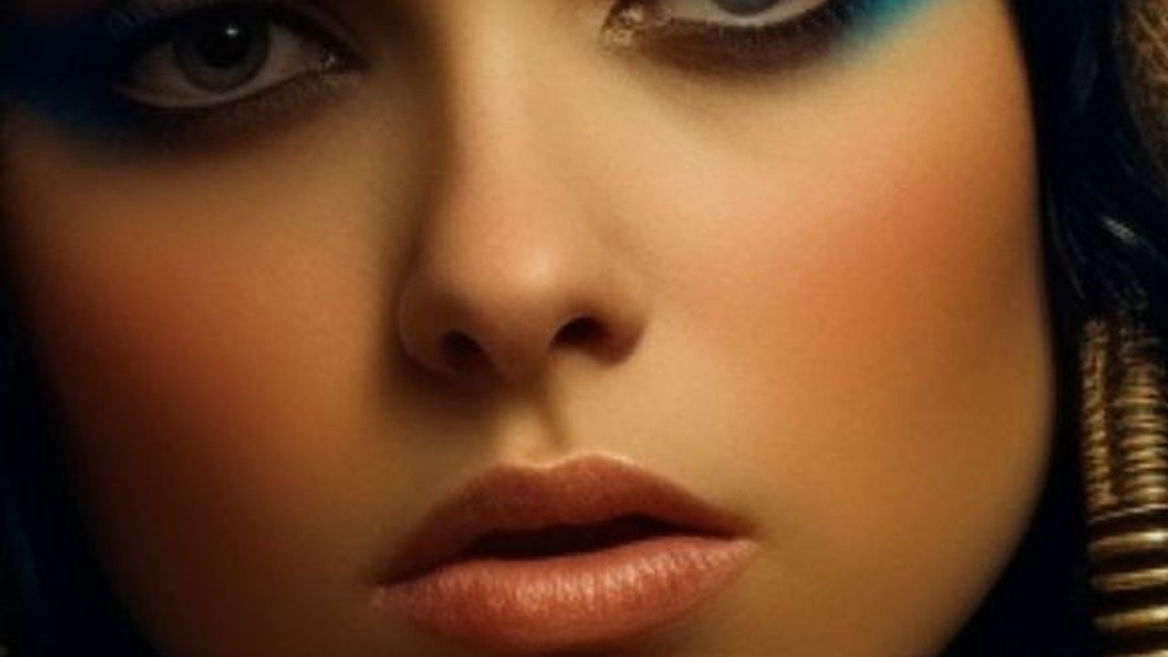 Tulisan Tangan Cleopatra Ditemukan di Pembungkus Mumi, Begini Isinya