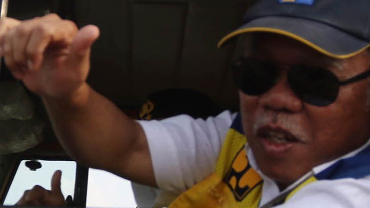 Kejutan Pak Bas Goyang Kayang Sampai Mau Lewati Pagar Pembatas, Langsung Dilihat Jokowi