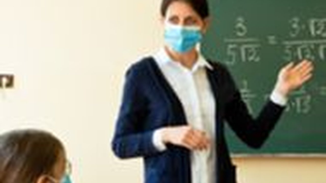 50 Ucapan Perpisahan Guru & Wali Kelas yang Menyentuh Hati, Penuh Rasa Terima Kasih
