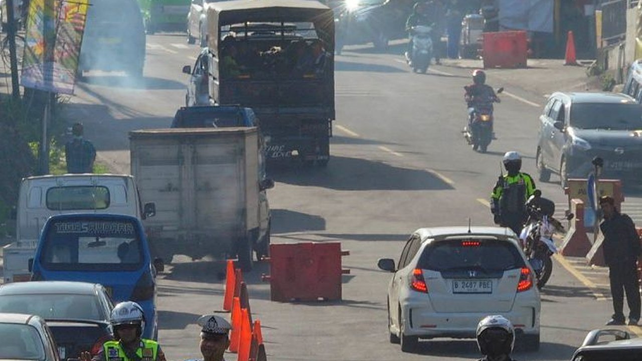 Libur Maulid Nabi Muhammad, Polisi Terapkan Ganjil-Genap di Jalur Puncak