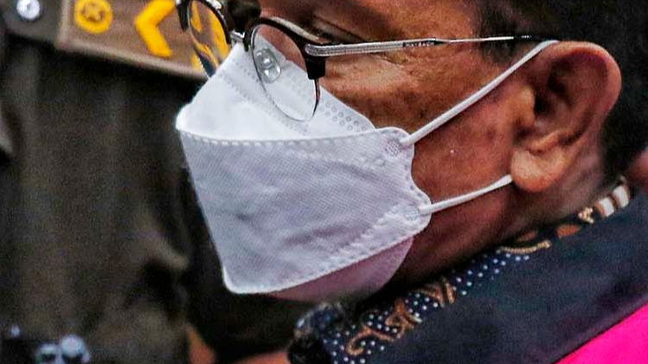 Sidang Korupsi BTS Kominfo, Hakim Cecar Irwan Hermawan 'Pelesiran' Bareng Plate ke Eropa