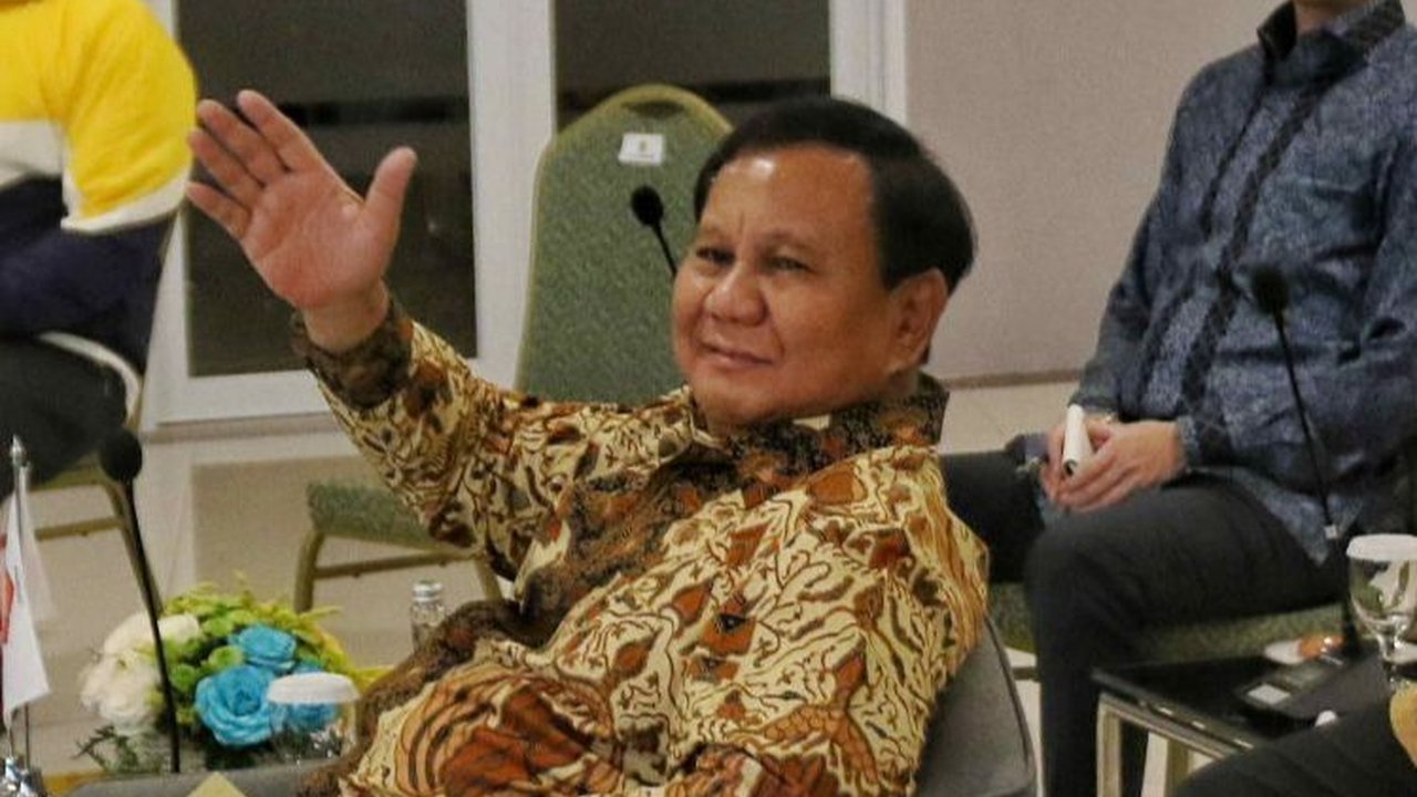 VIDEO: Momen Sakral Prabowo Anugerahi Habib Luthfi Penghargaan Dharma Pertahanan Utama