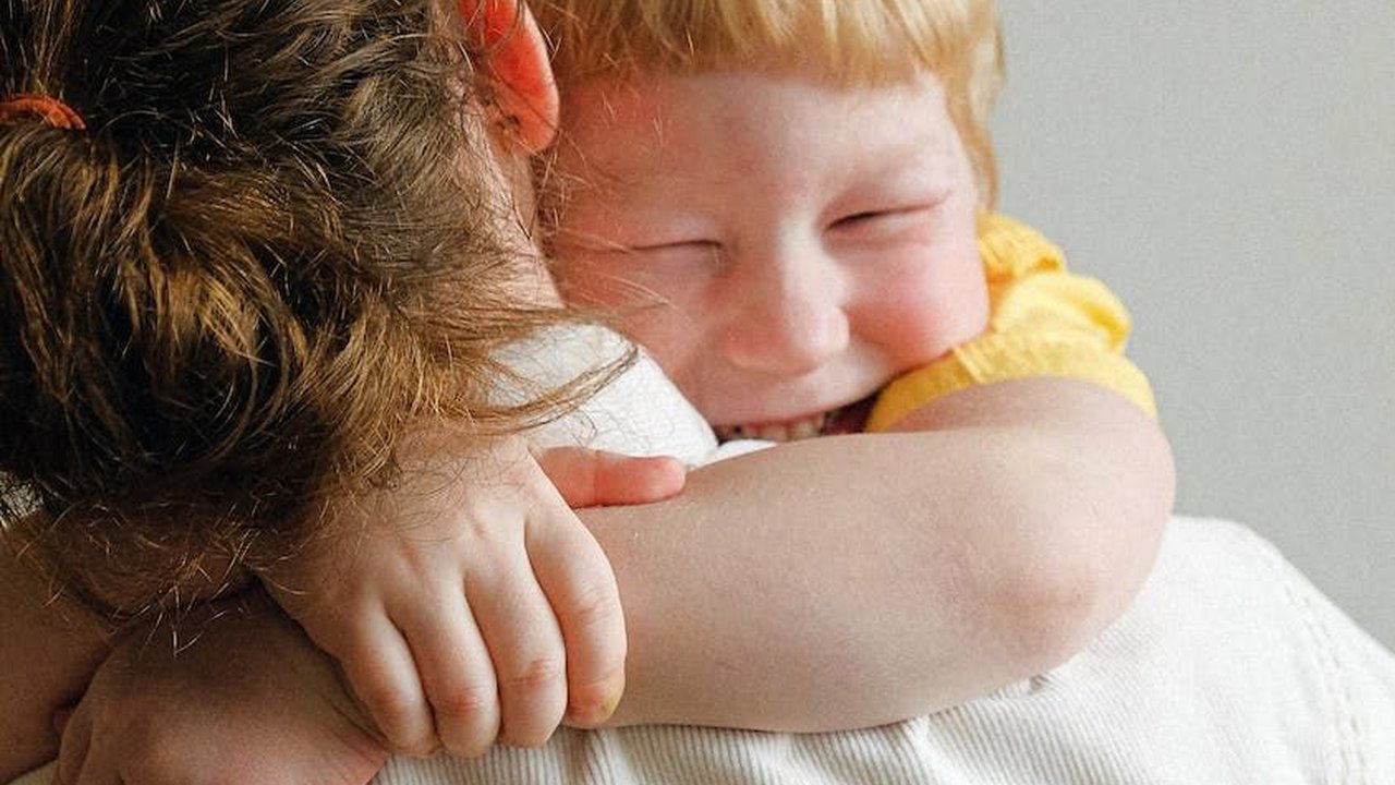 11 Manfaat Berpelukan Dengan Si Kecil, Salah Satunya Bikin Pintar