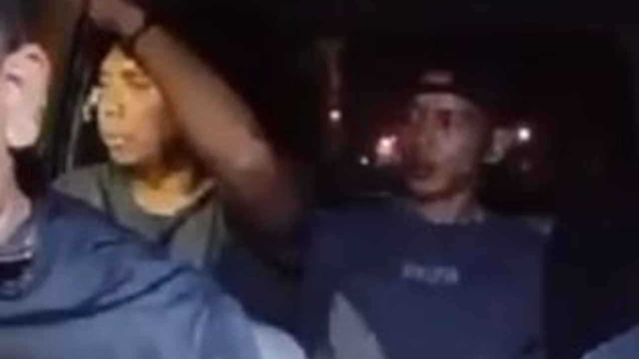 Polisi Kelimpungan di Dalam Mobil Ada Bau Tak Sedap saat Tangkap Pencuri, Ternyata Pelaku BAB di Celana