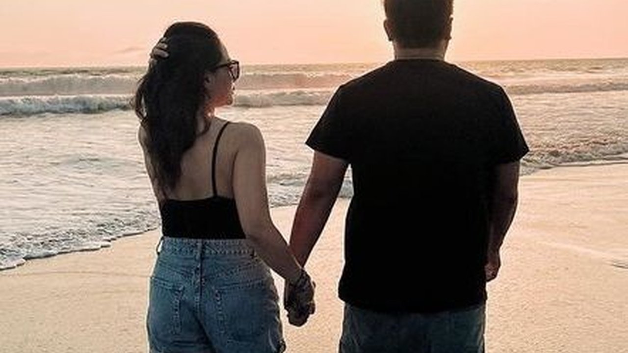 Bikin Hati Netizen Patah Hati, 8 Foto Mesra Mario Ginanjar Dengan Kekasih Baru-nya
