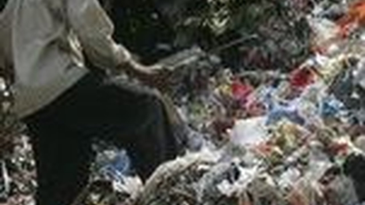 Top, Kakek Lulusan SD Asal Blitar Ciptakan Bahan Bakar dari Limbah Sampah Plastik