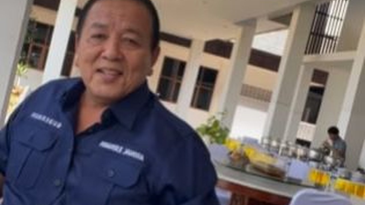 Gubernur Lampung Undang Hotman Paris Makan di Rumah Dinas, Netizen Langsung Ingat Jalan Rusak yang Viral 'Jalan Sudah Mulus Belum'