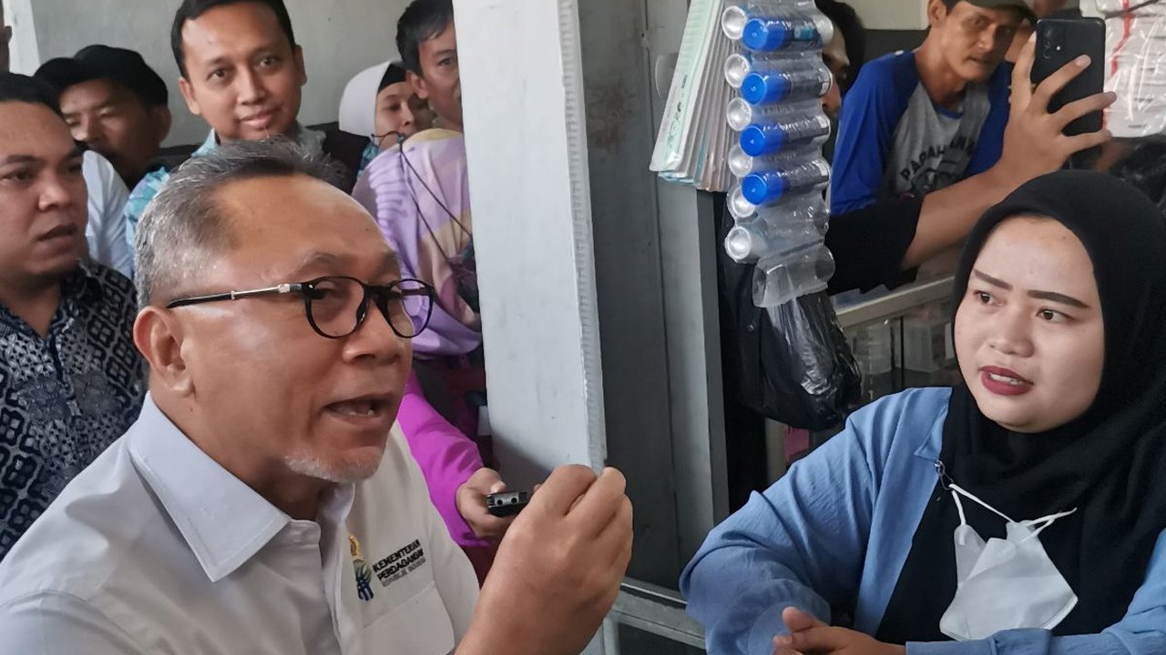 Pedagang Pasar Asemka Curhat Kerugian ke Mendag: Setuju TikTok Shop Diatur