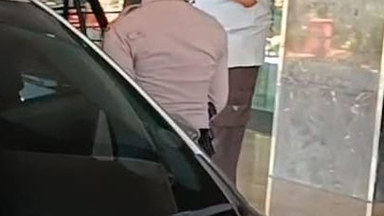 KPK Geledah Kantor Kementan, Satu Orang Dibawa Menggunakan Mobil