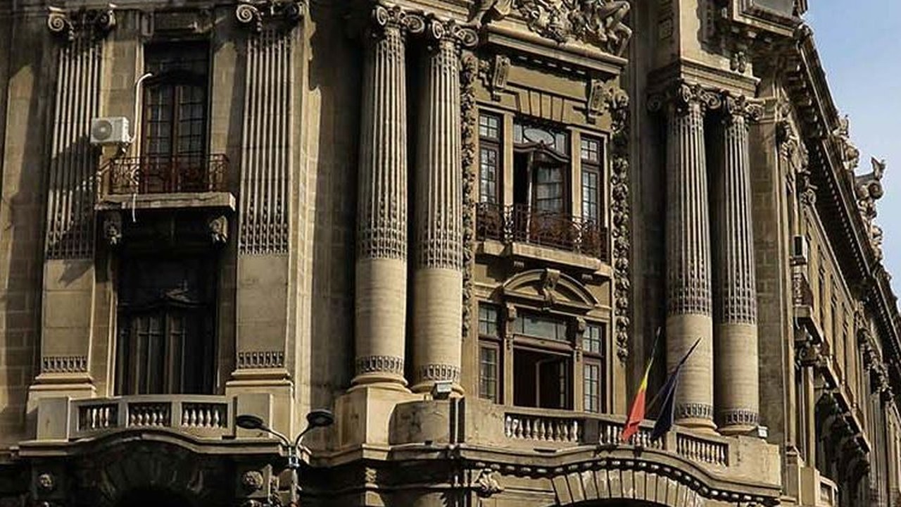 FOTO: Menyusuri Kota Tua Bukares di Rumania, Penuh Gedung-Gedung dengan Arsitektur Indah
