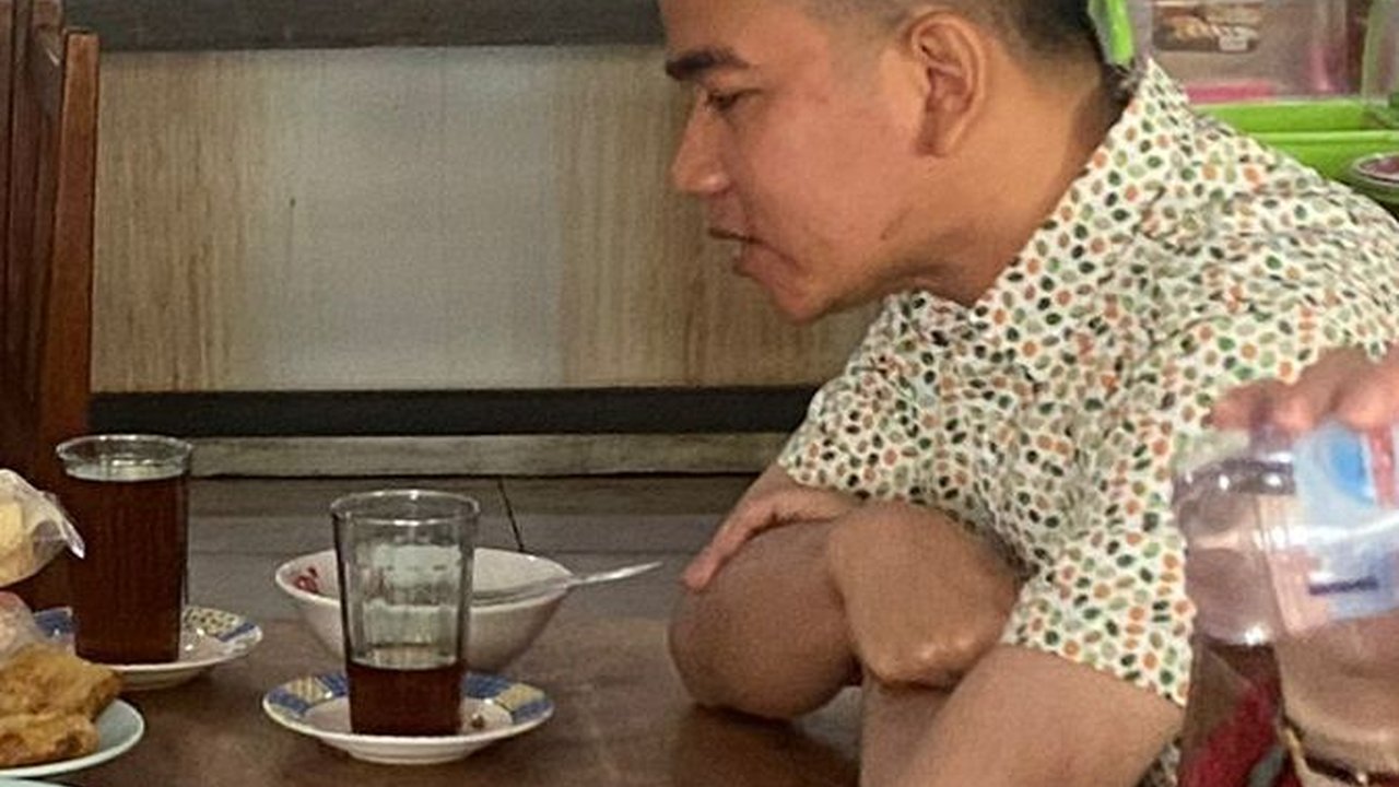 Puan Pamer Keakraban Bersama Gibran Makan Soto di Solo