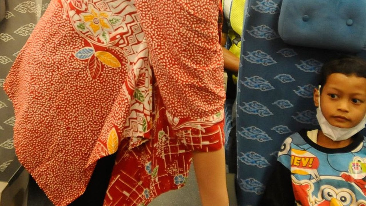 Syarat Jadi Pramugari Kereta Cepat Jakarta-Bandung Harus Bisa Bahasa China, Dirut KCIC Bilang Begini