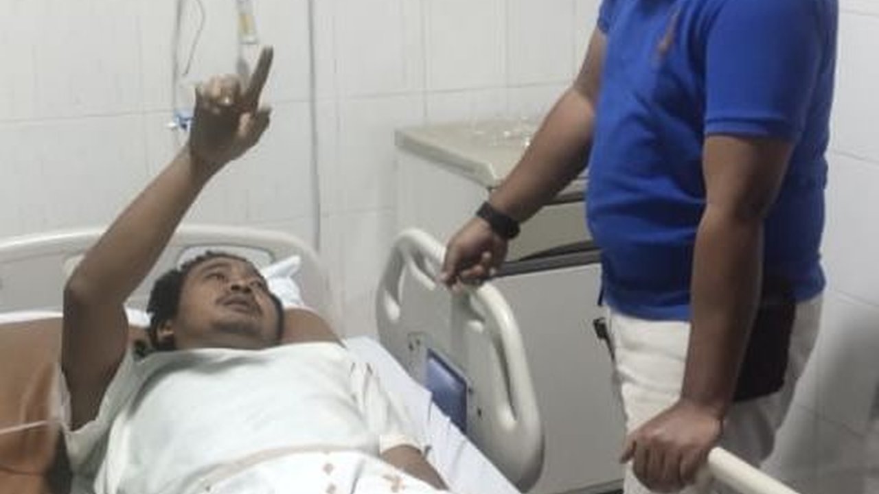 Guru Dibacok Gerombolan Pemuda Bermotor hingga Terkapar Bersimbah Darah, Polisi Kejar Pelaku