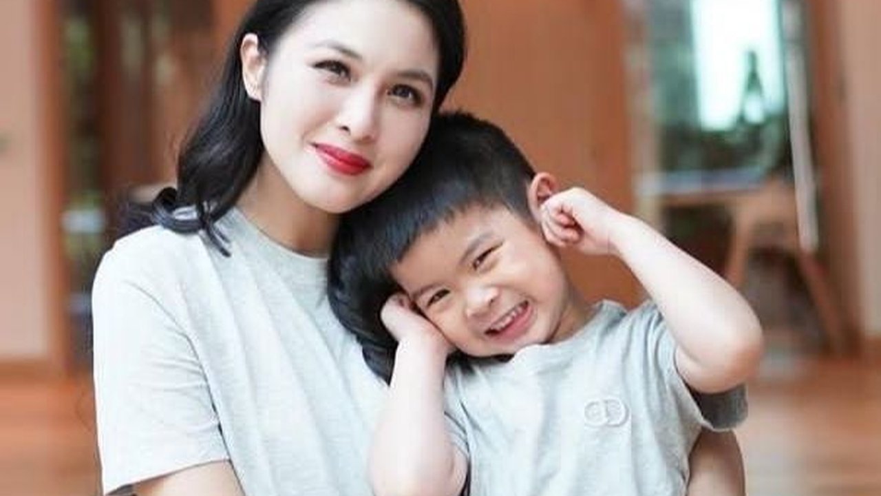 Genap Berusia 4 Tahun, Ini Potret Terbaru Mika Putra Bungsu Sandra Dewi yang Ganteng & Mirip Banget Sang Papa