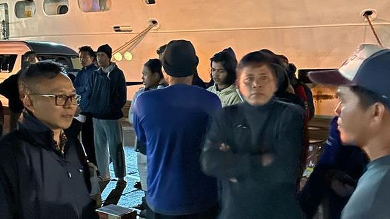 Momen Ratusan ABK Asal Indonesia ‘Dijenguk’ KJRI Cape Town saat Bersandar di Afrika