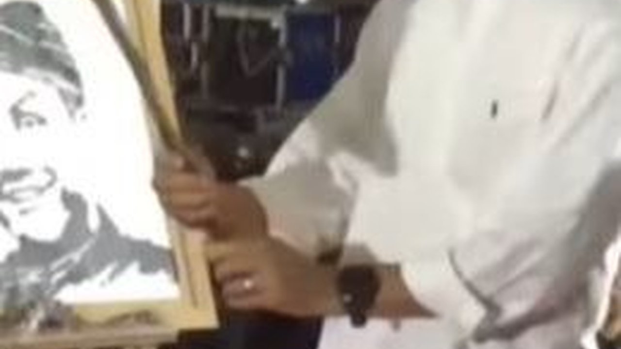 Bentuk Dukungan Warga Jateng Terhadap Capres, Mulai dari Main Wayang Sampai Main Bola