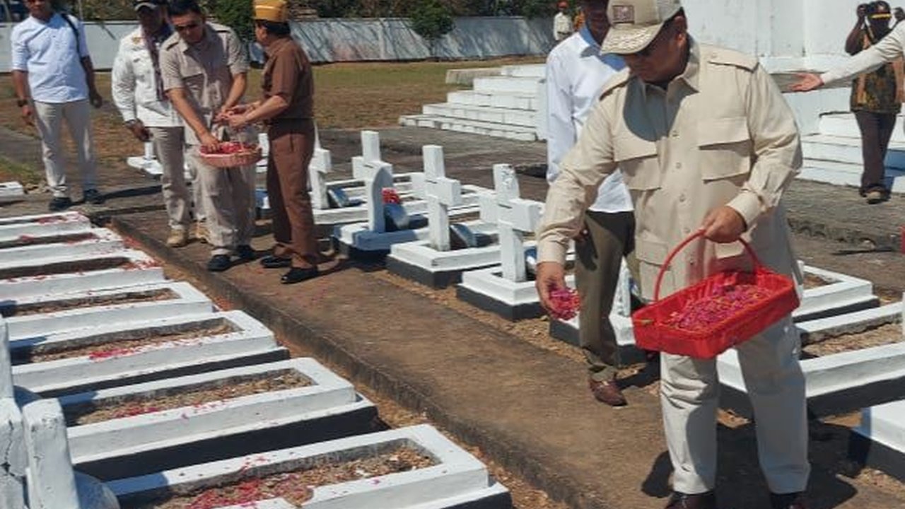 Kenang 48 Tahun Perang Timor Timur, Prabowo dan Hendropriono Ziarah ke TMP Seroja di NTT