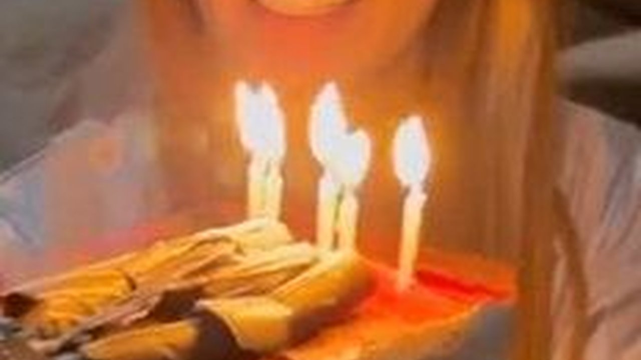 Tanpa Makeup, 8 Foto Cantik Sheila Marcia Saat Rayakan Ulang Tahun Bersama 4 Anaknya