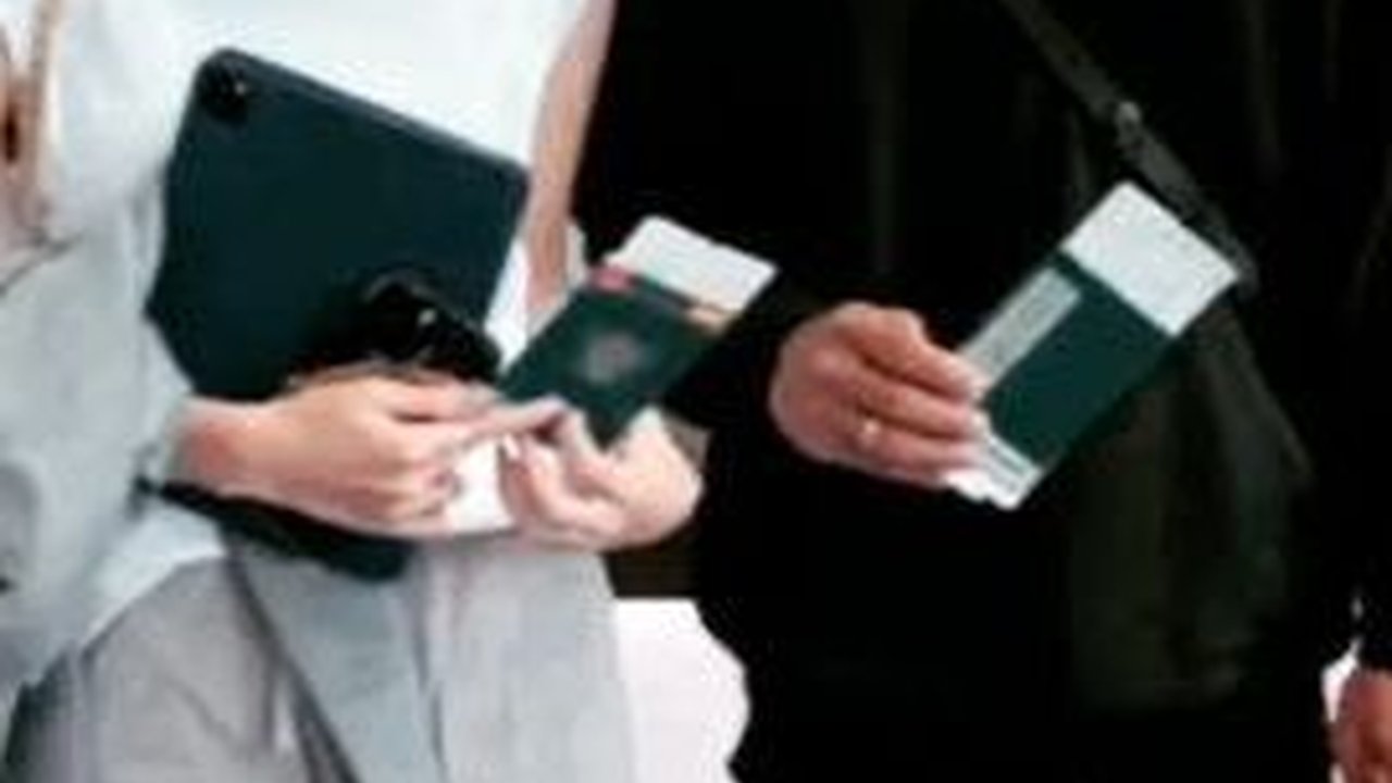 Potret Pratama Arhan dan Azizah Salsha Pulang ke Indonesia, Dikenalkan Keluarga Besar Zize