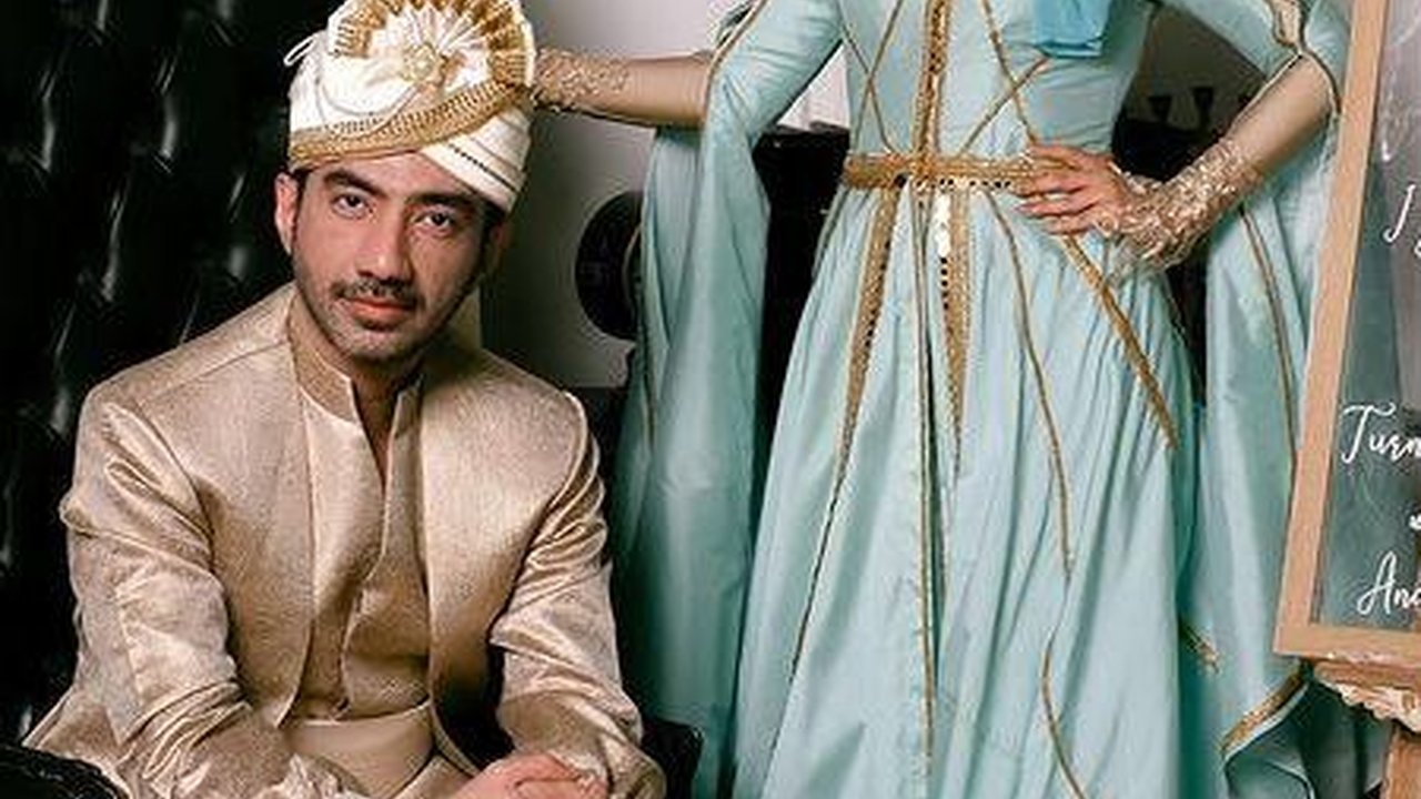 Bertema Aladin dan Jasmine, Ini Potret Prewedding Reza DA dan Amira Tunangannya