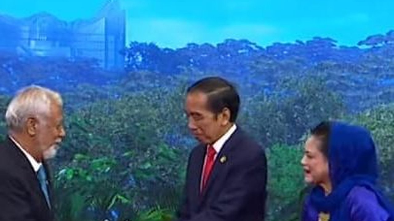 Momen PM Timor Leste Xanana Gusmao Cium Tangan Iriana Jokowi sampai Membungkuk
