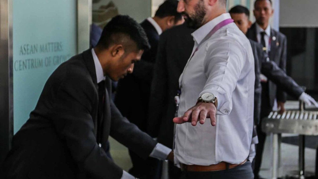 FOTO: Melihat Suasana Pengamanan Ketat saat Delegasi KTT ASEAN 2023 Masuk ke Dalam JCC Senayan
