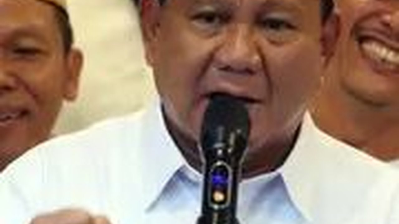 VIDEO: Atraksi Sangar Prajurit Sambut Kedatangan Prabowo di Poltekhan Unhan NTT