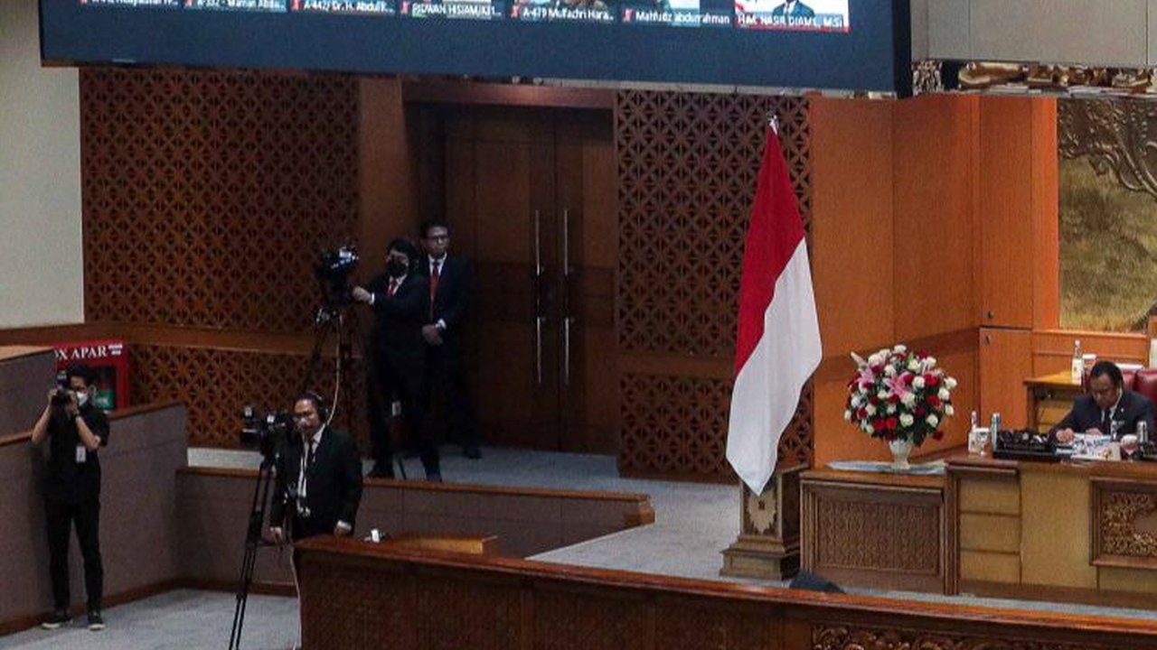 Akun YouTube DPR RI Diretas, Siarkan Live Judi Online