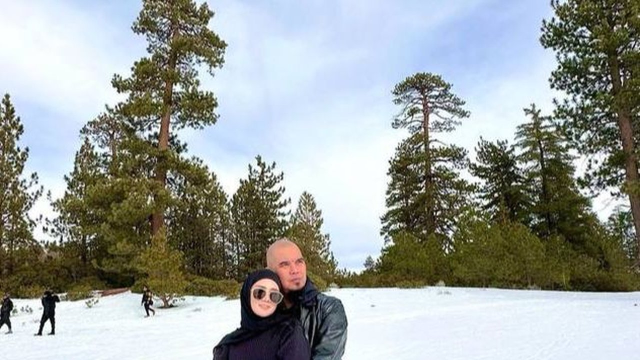 Ini 8 Foto Ahmad Dhani yang Menunjukkan Kecintaannya Terhadap Mulan Jameela