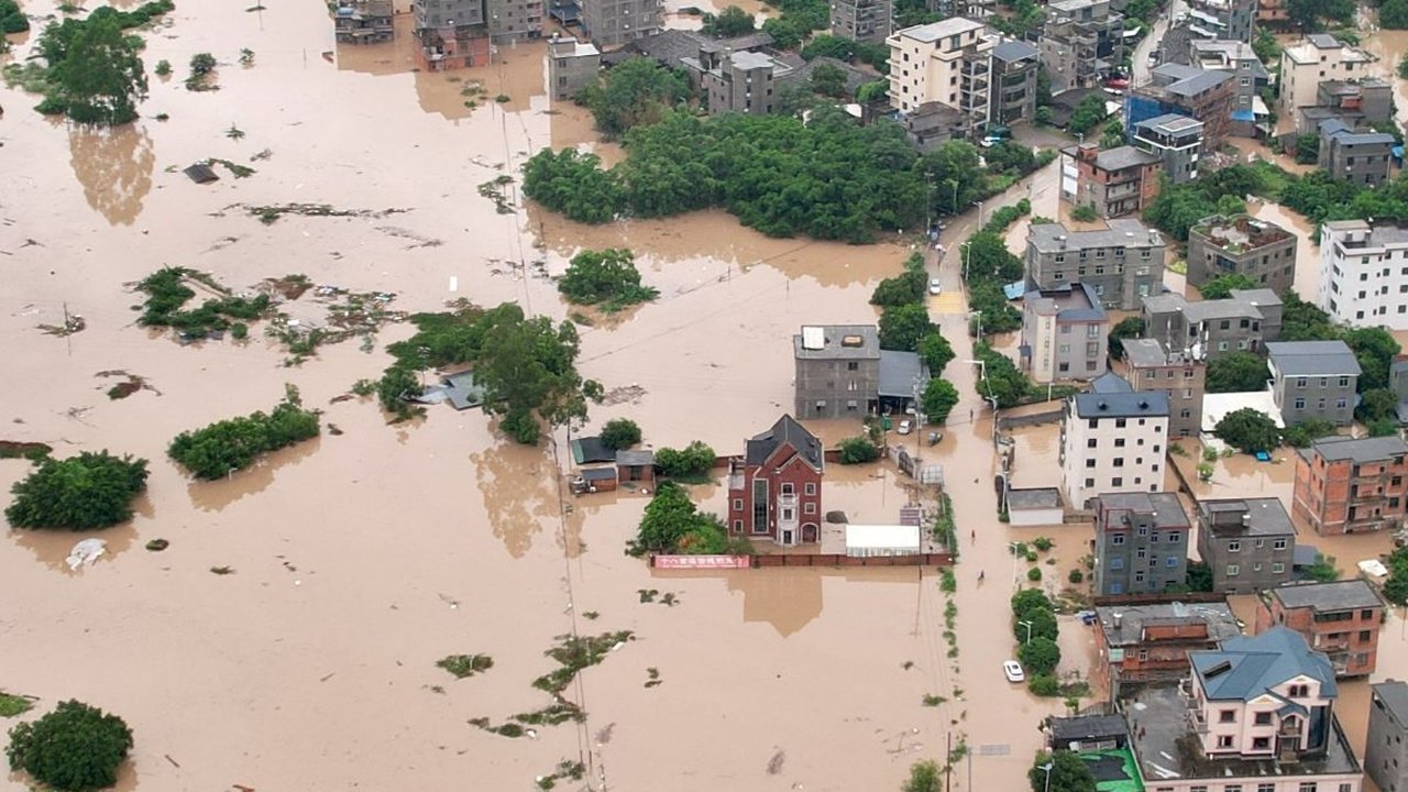 FOTO: Kondisi China Terendam Banjir Parah hingga Sebabkan Kerugian Puluhan Triliun Rupiah