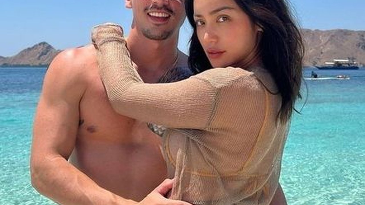 9 Potret Liburan Jessica Iskandar ke Labuan Bajo Bareng Keluarganya, Warganet Malah Ingatkan Utang