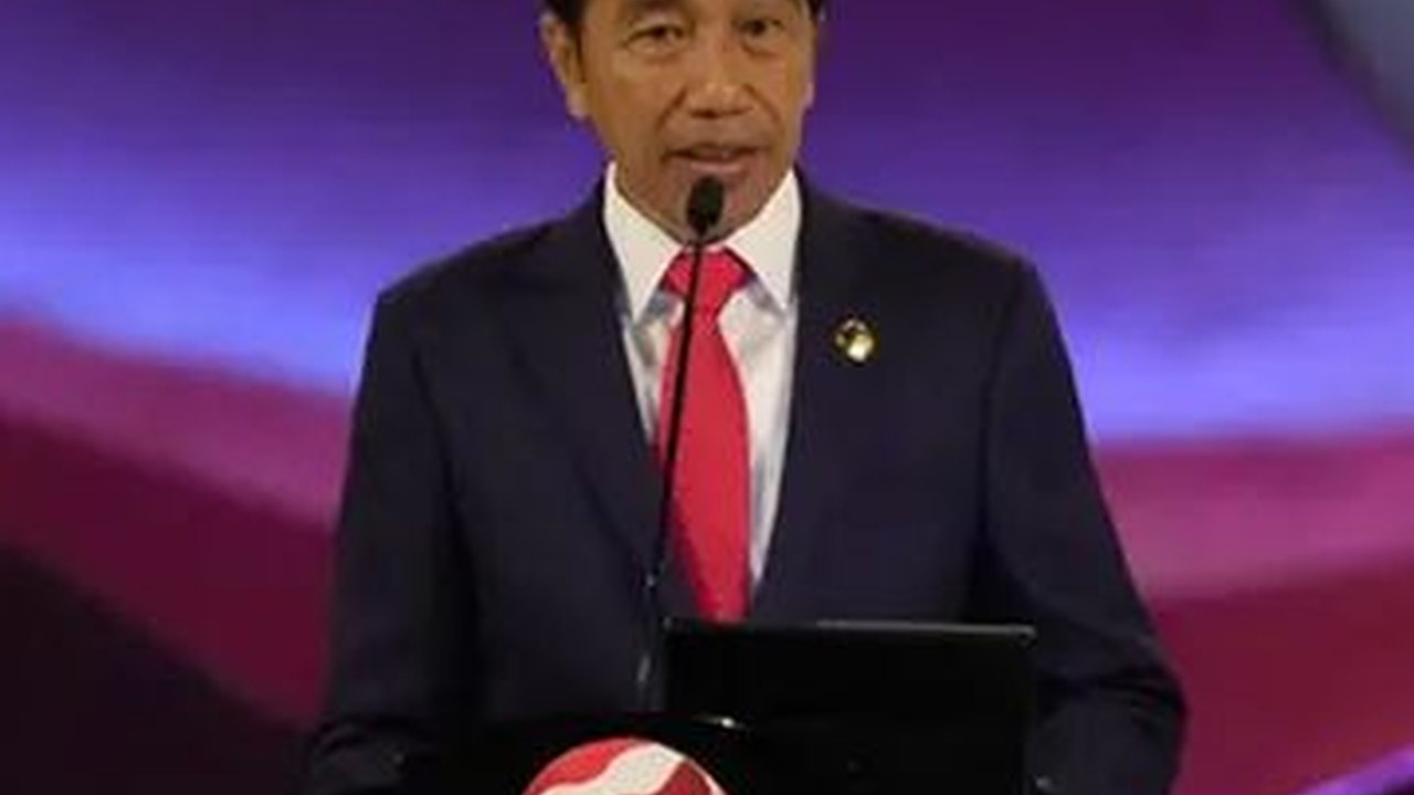 VIDEO: Pernyataan Jokowi Depan PM China Bicara Cuan & Saling Percaya di KTT ASEAN