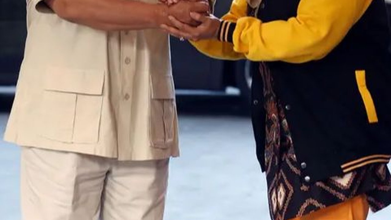 VIDEO: Puja Puji Yenny ke Prabowo, Banjir Simpati Kyai NU Sampai Layak Pimpin Masa Depan RI