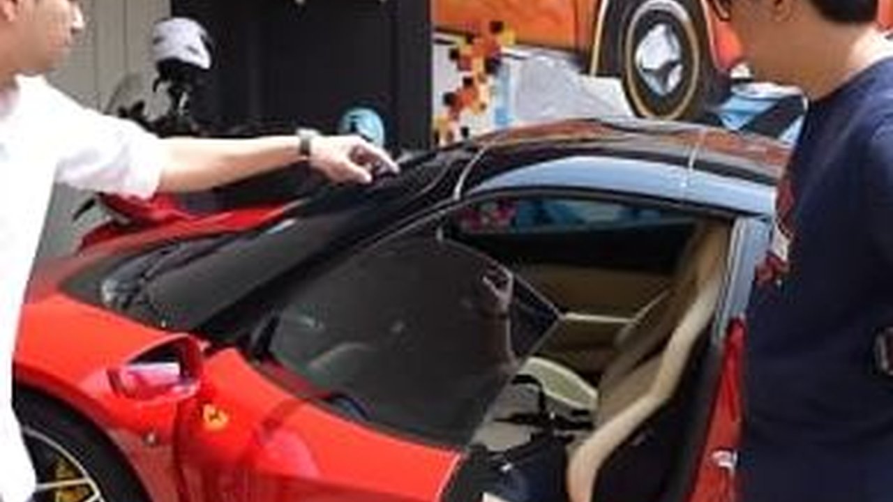 Gokil! Raffi Ahmad Pamer Ferarri Seharga Rp12 Miliar Milik Rayyanza ke Andre Taulany